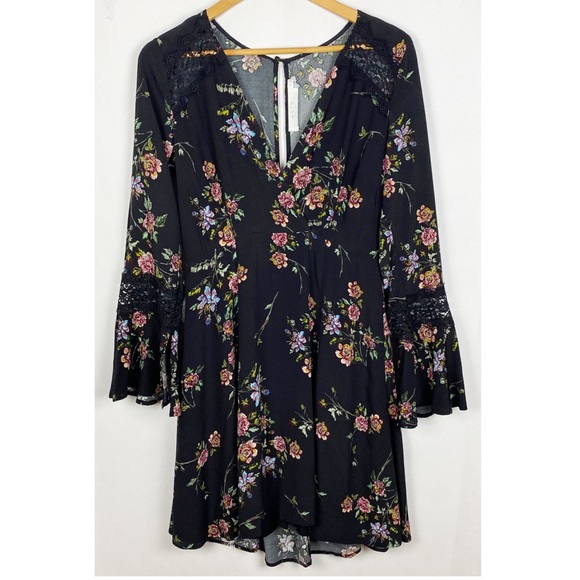 Astr Dresses & Skirts - Astr The Label Faux Wrap Floral Crochet Detail Bell Sleeve Boho Dress Medium